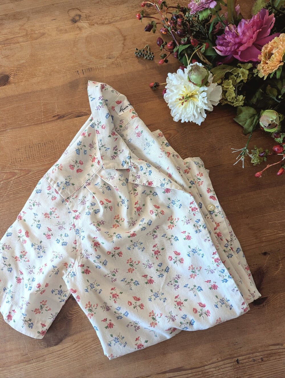 Vintage Gloria Vanderbilt Ditsy Floral Camp Collar Blouse Top Size 4 - Picture 3 of 7